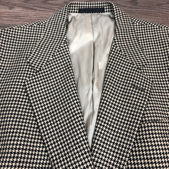 Burberry Other - Burberry Black & White Houndstooth Blazer 42R